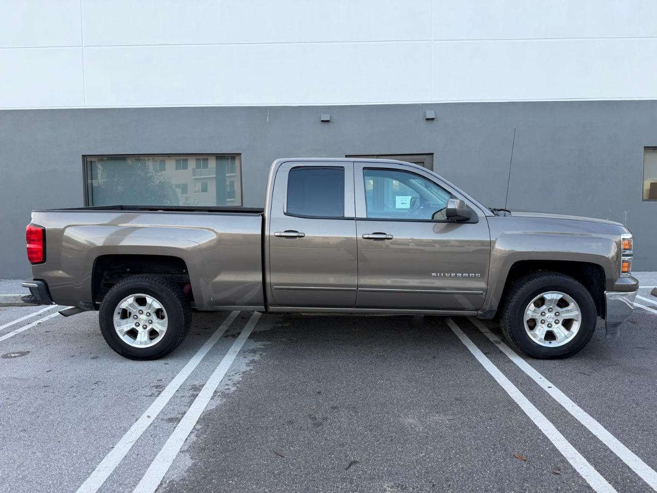 Chevrolet Silverado 1500 2WD Double Cab 143.5" LT w/2LT 2015