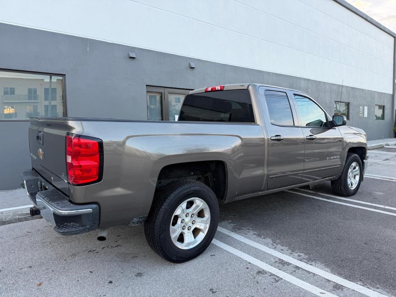 Chevrolet Silverado 1500 2WD Double Cab 143.5" LT w/2LT 2015