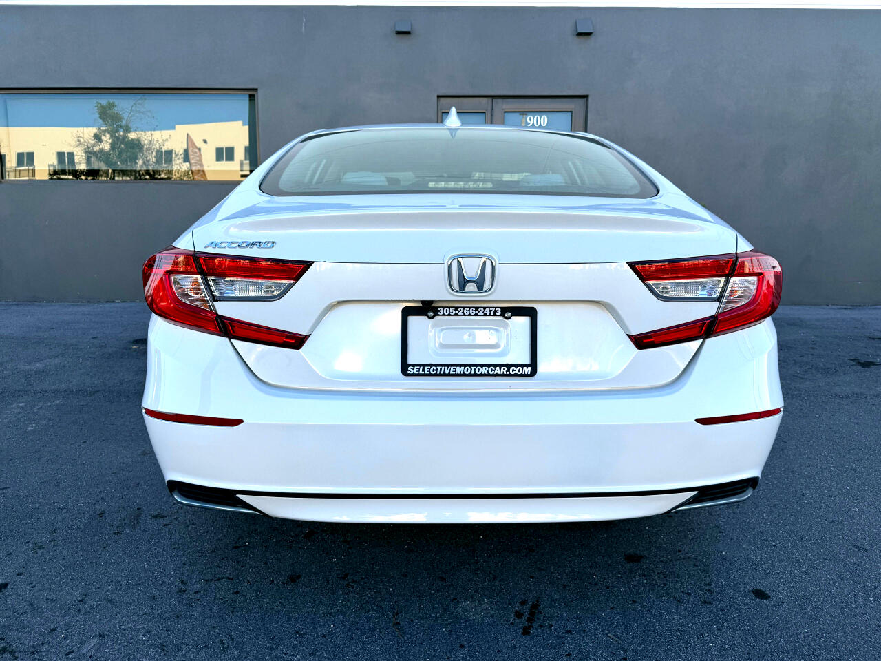 2019 Honda Accord LX 1.5T photo 4