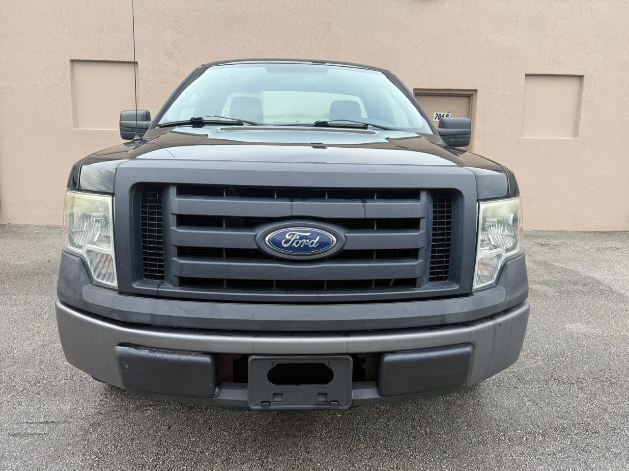 2011 Ford F-150 XLT photo 4
