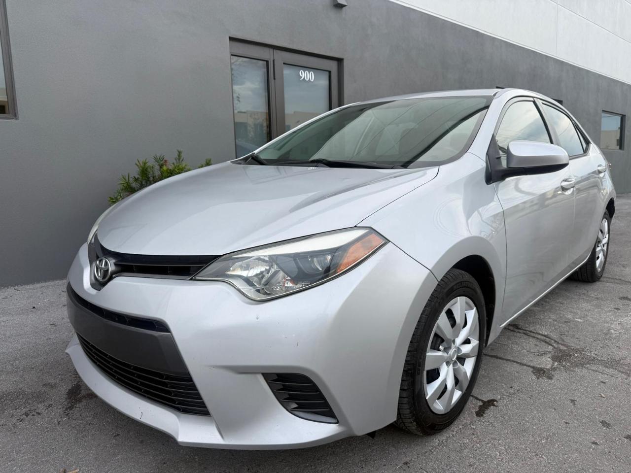 Toyota Corolla 4dr Sdn LE Auto (Natl) 2015