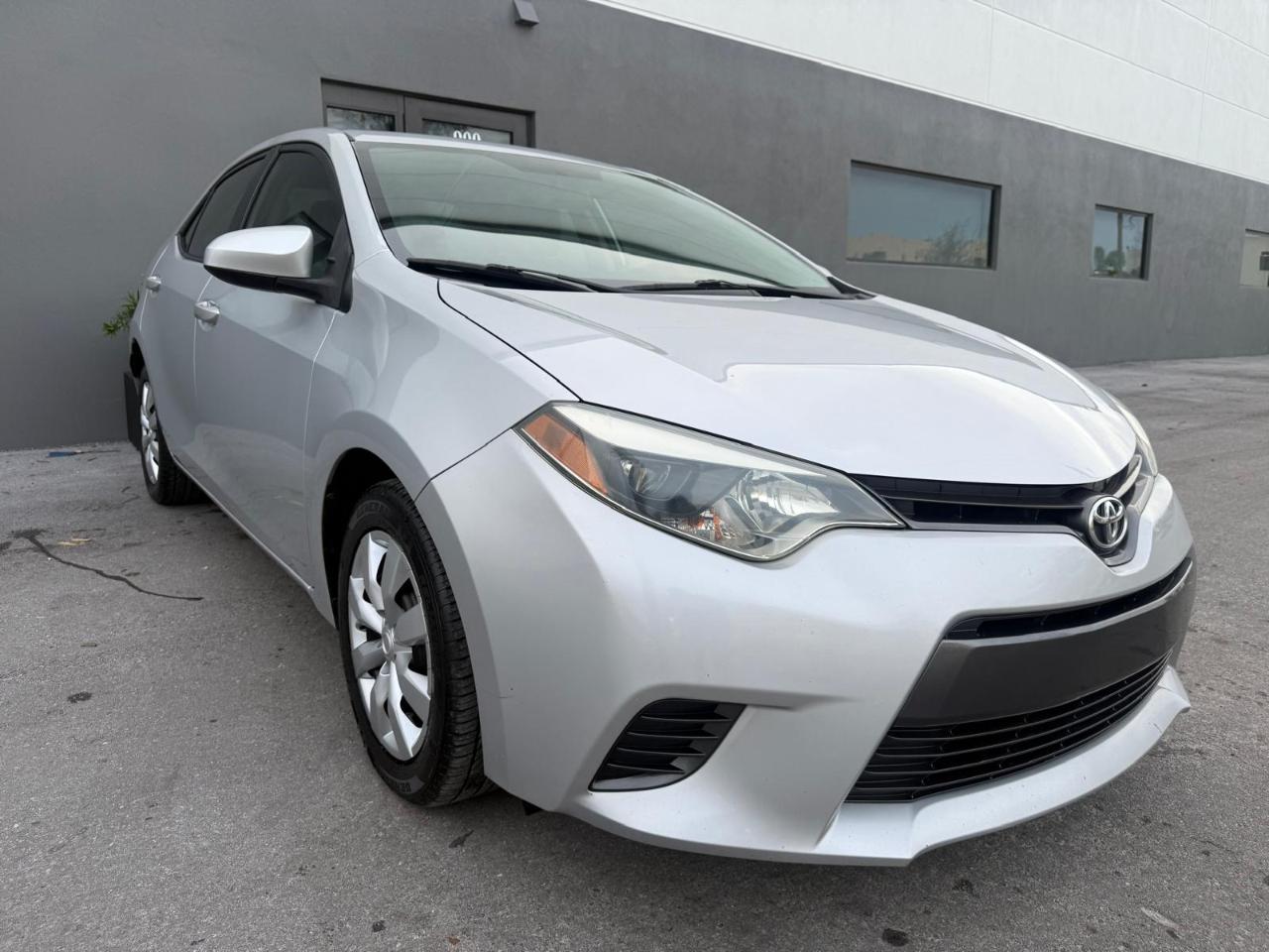 Toyota Corolla 4dr Sdn LE Auto (Natl) 2015