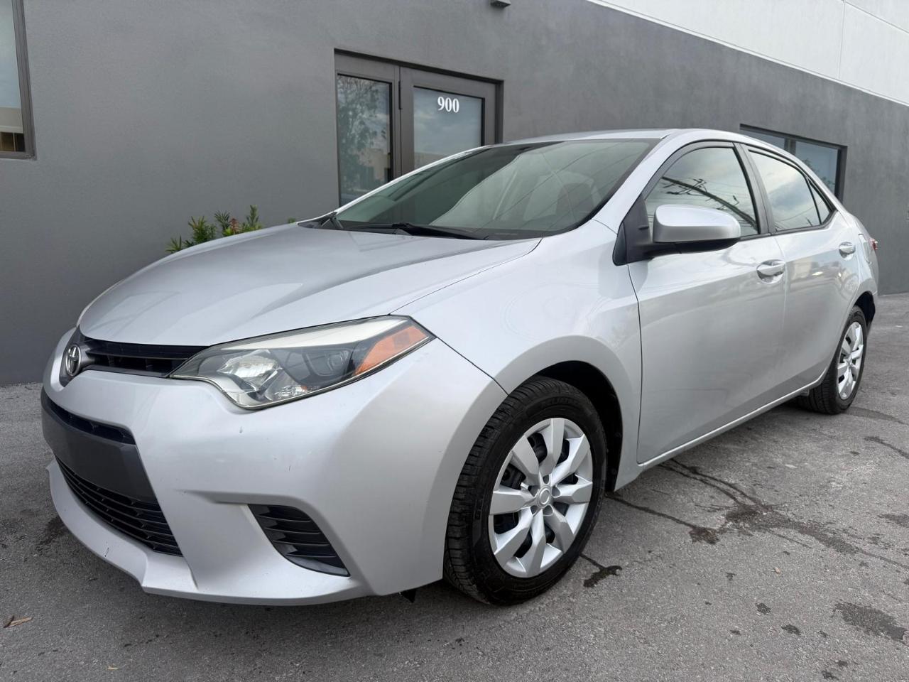 Toyota Corolla 4dr Sdn LE Auto (Natl) 2015