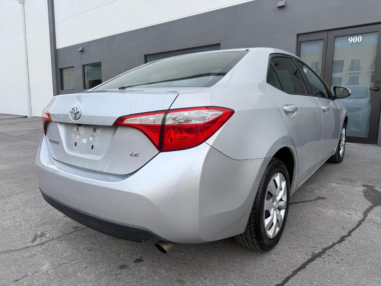 Toyota Corolla 4dr Sdn LE Auto (Natl) 2015