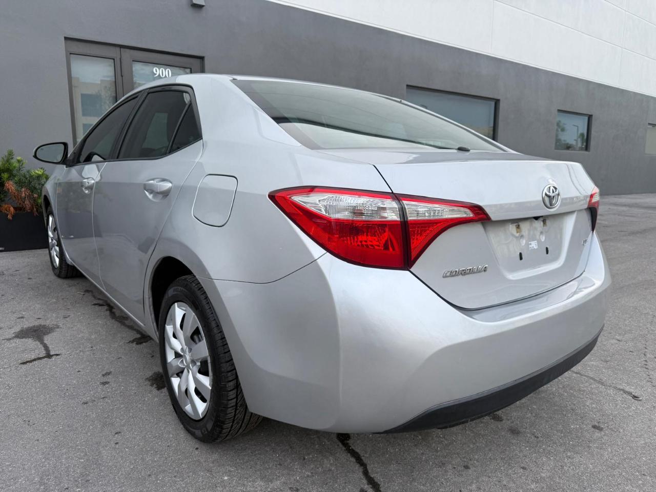 Toyota Corolla 4dr Sdn LE Auto (Natl) 2015