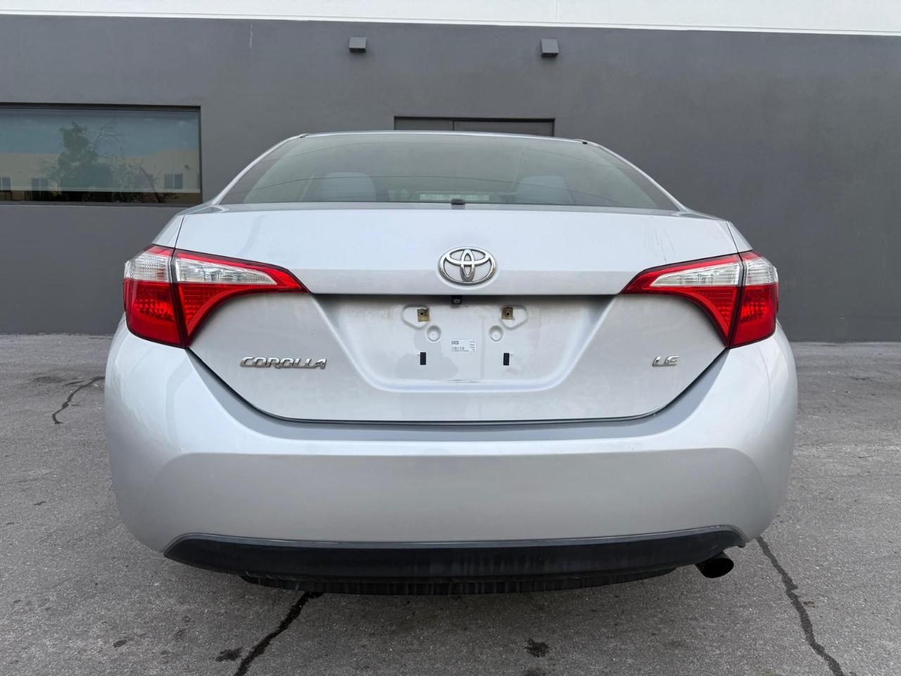 Toyota Corolla 4dr Sdn LE Auto (Natl) 2015