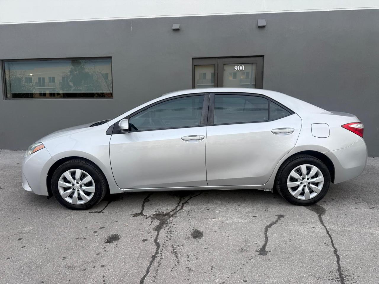 Toyota Corolla 4dr Sdn LE Auto (Natl) 2015