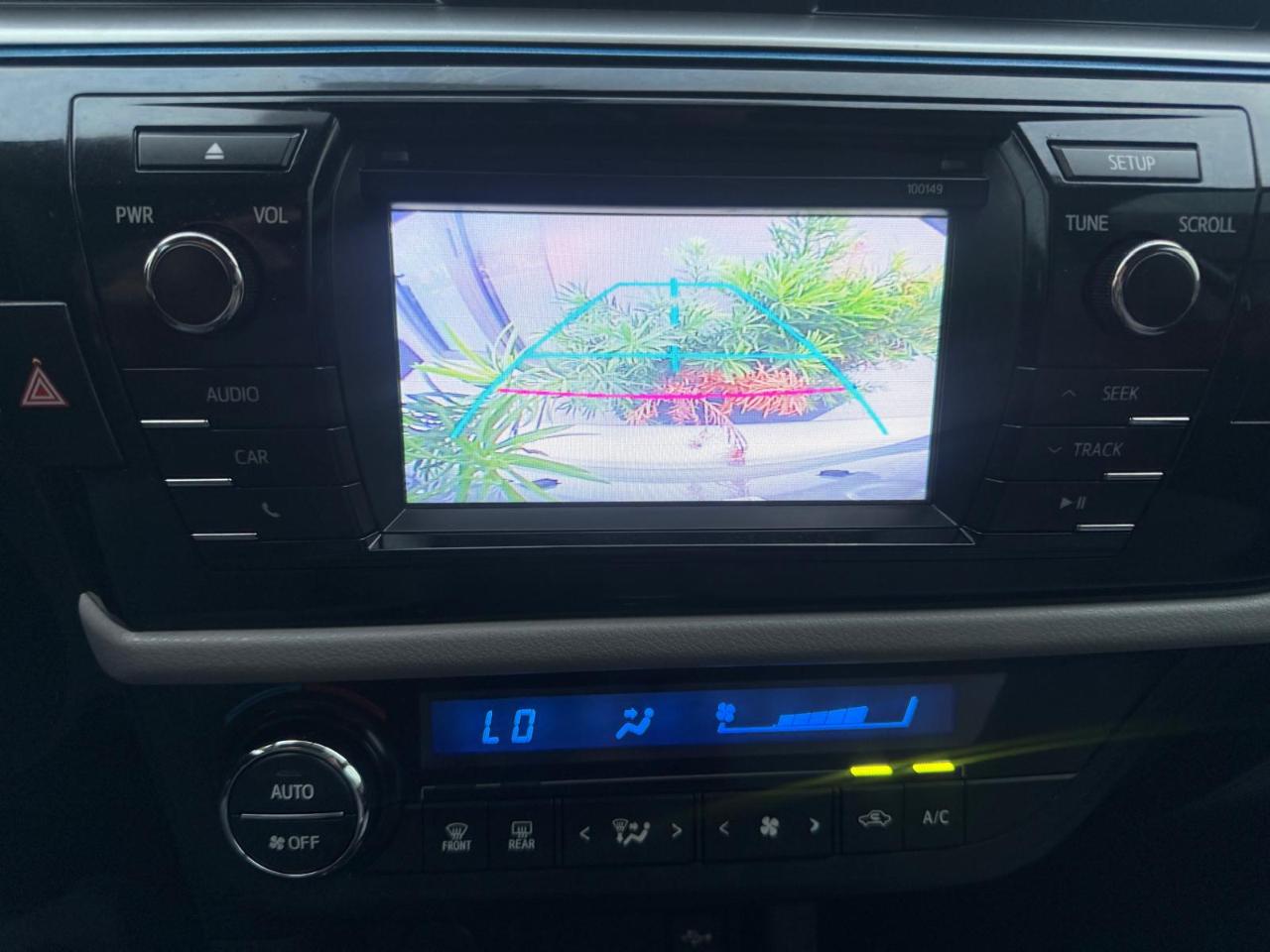 Toyota Corolla 4dr Sdn LE Auto (Natl) 2015