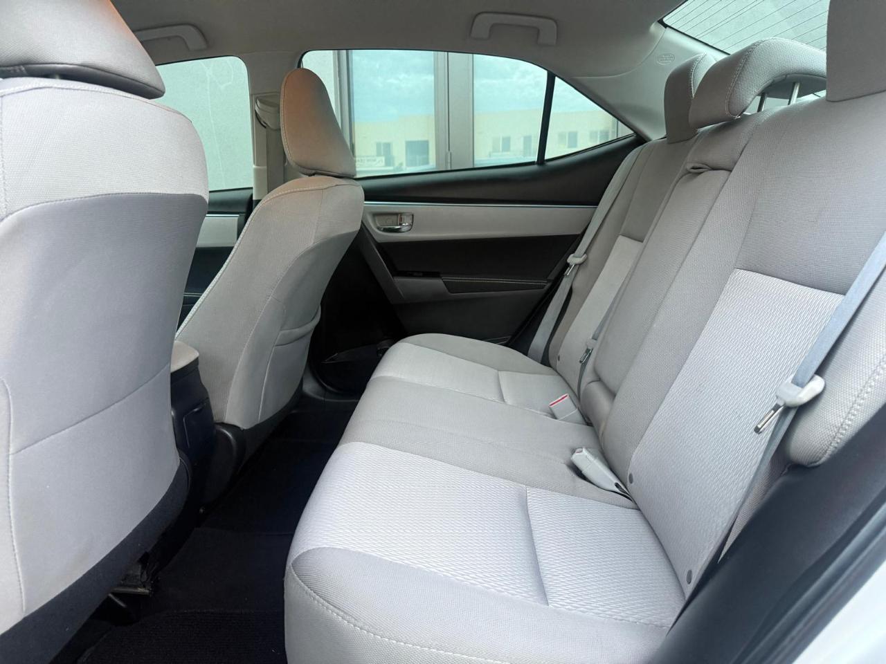 Toyota Corolla 4dr Sdn LE Auto (Natl) 2015