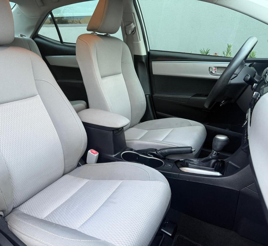 Toyota Corolla 4dr Sdn LE Auto (Natl) 2015