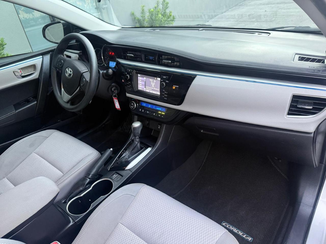 Toyota Corolla 4dr Sdn LE Auto (Natl) 2015