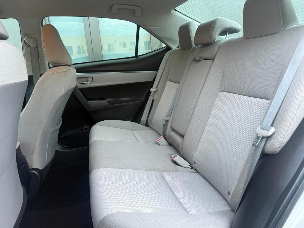 Toyota Corolla 4dr Sdn LE Auto (Natl) 2015