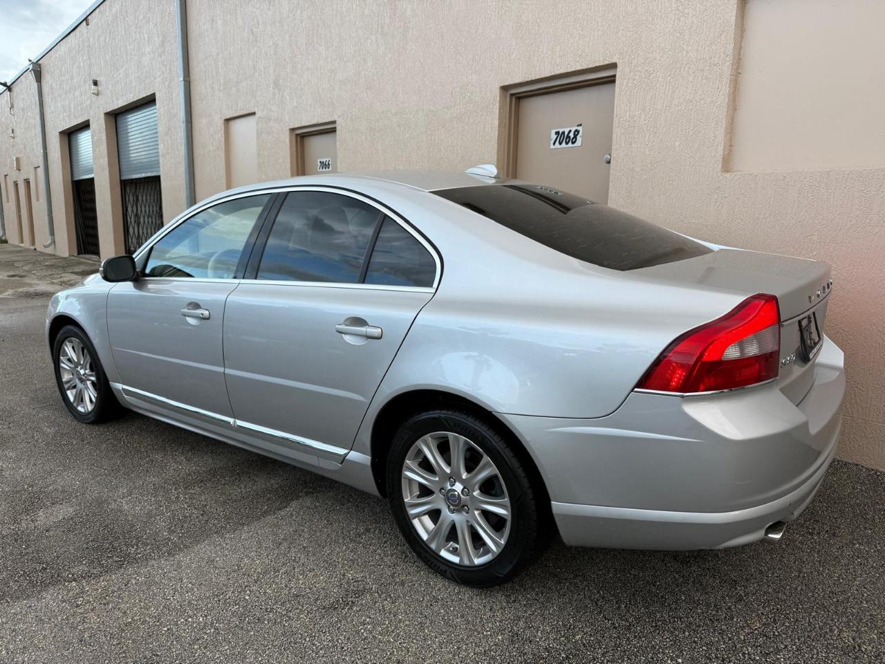 Volvo S80 4dr Sdn I6 FWD 2010