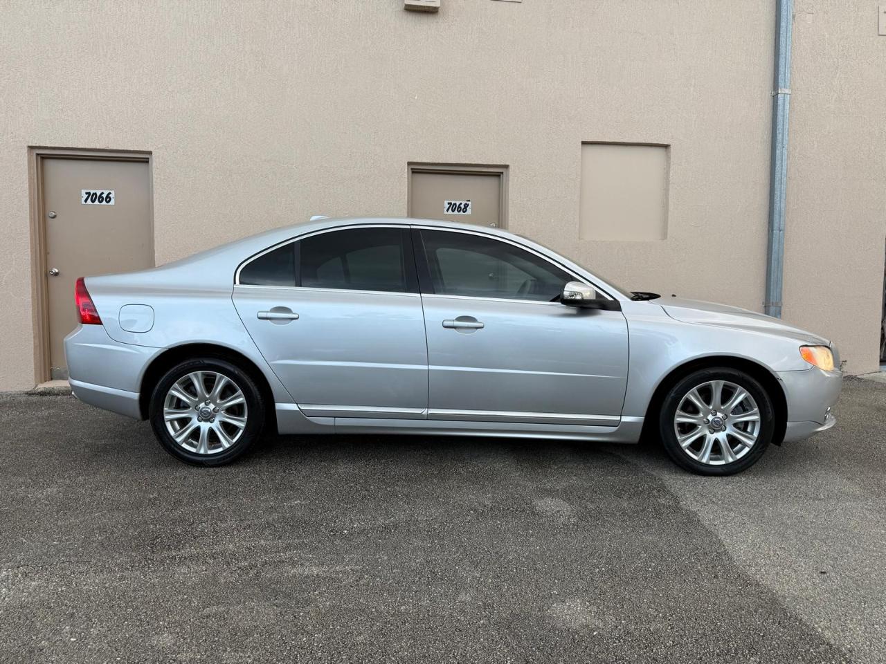 Volvo S80 4dr Sdn I6 FWD 2010