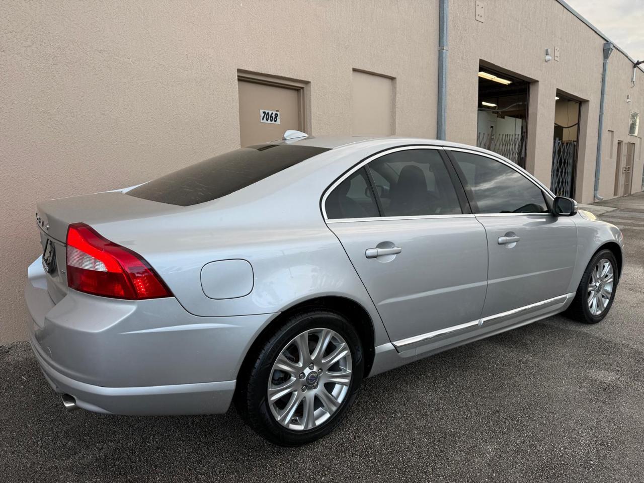 Volvo S80 4dr Sdn I6 FWD 2010