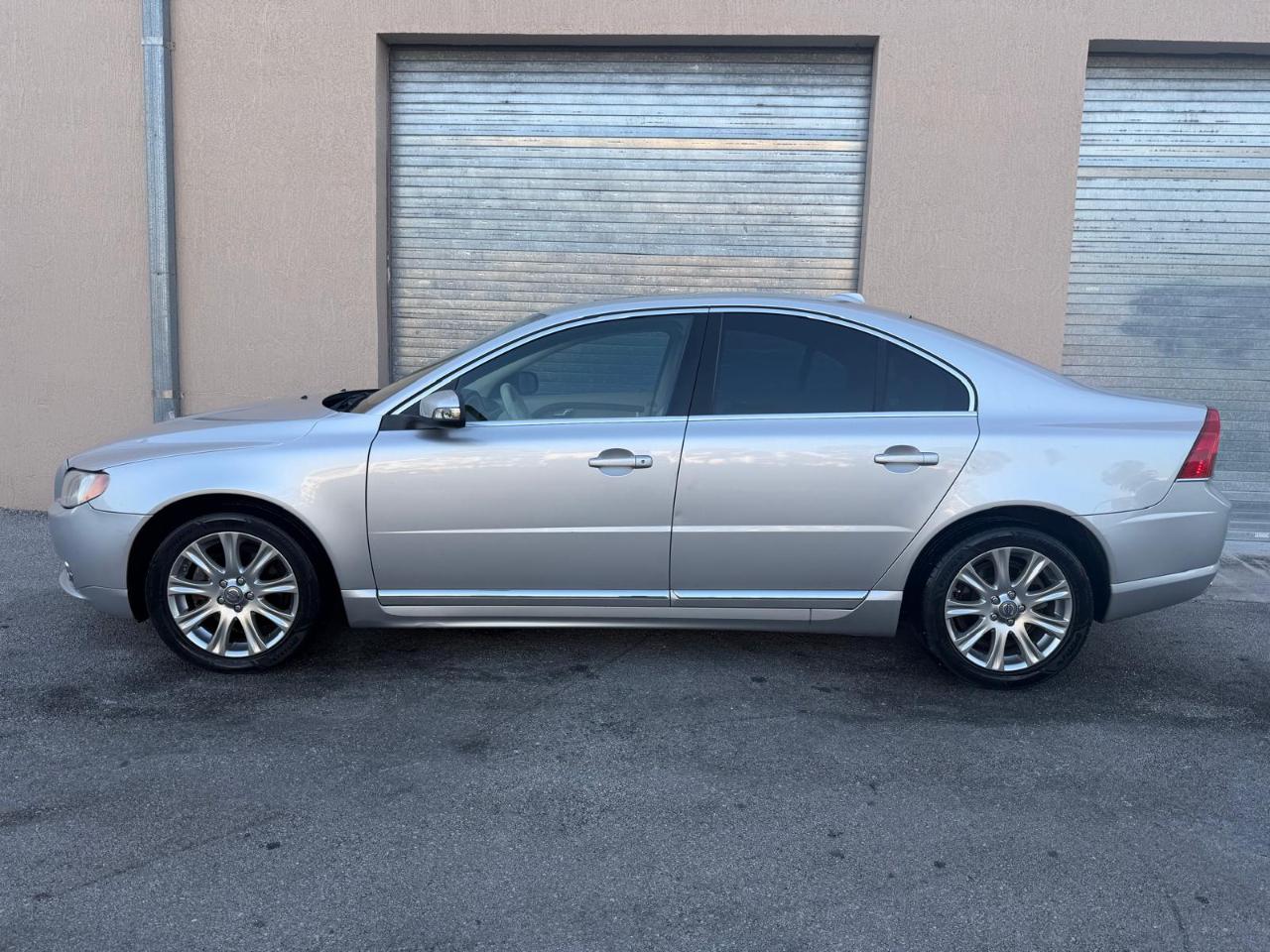 Volvo S80 4dr Sdn I6 FWD 2010