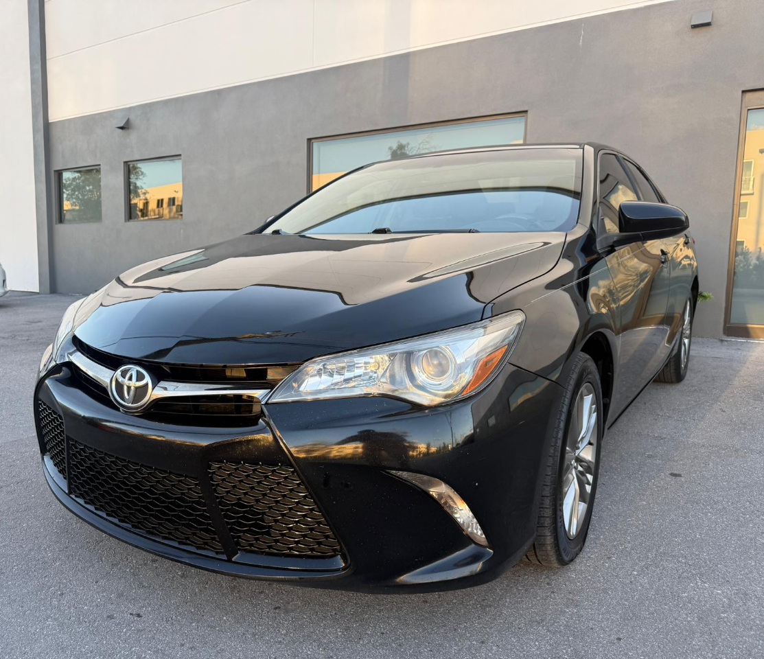 2017 Toyota Camry XLE photo 10