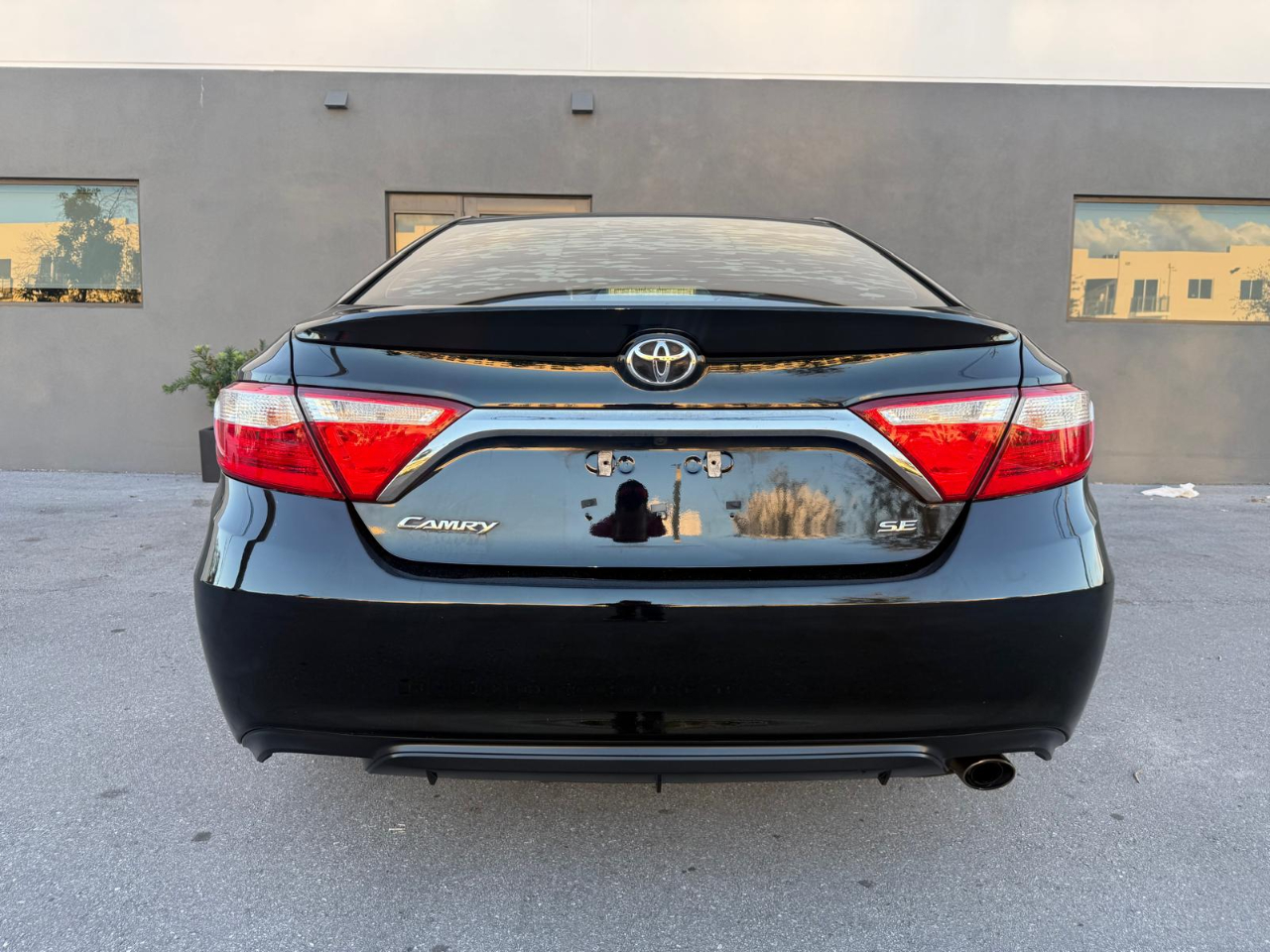 2017 Toyota Camry XLE photo 13