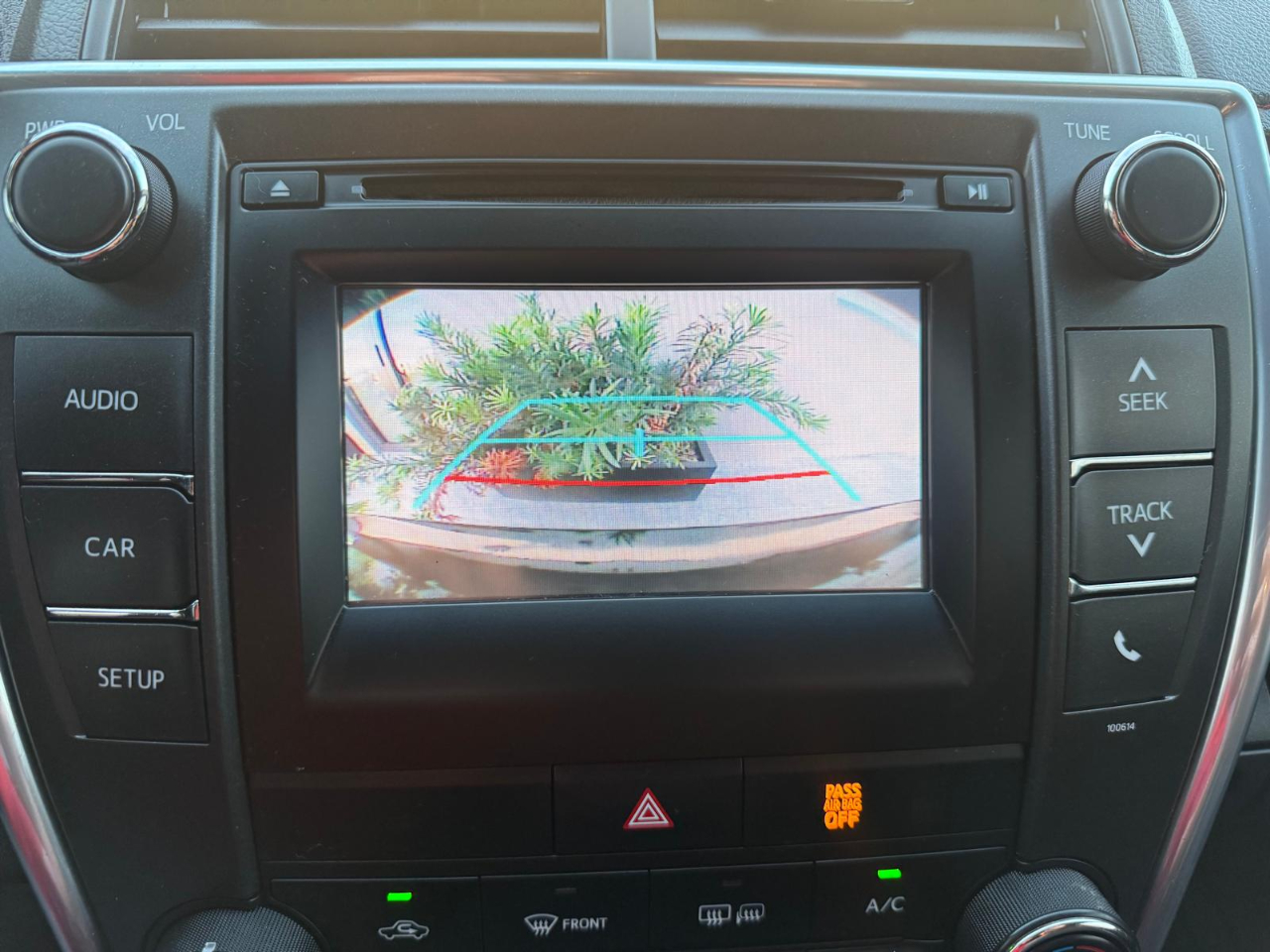 2017 Toyota Camry XLE photo 18