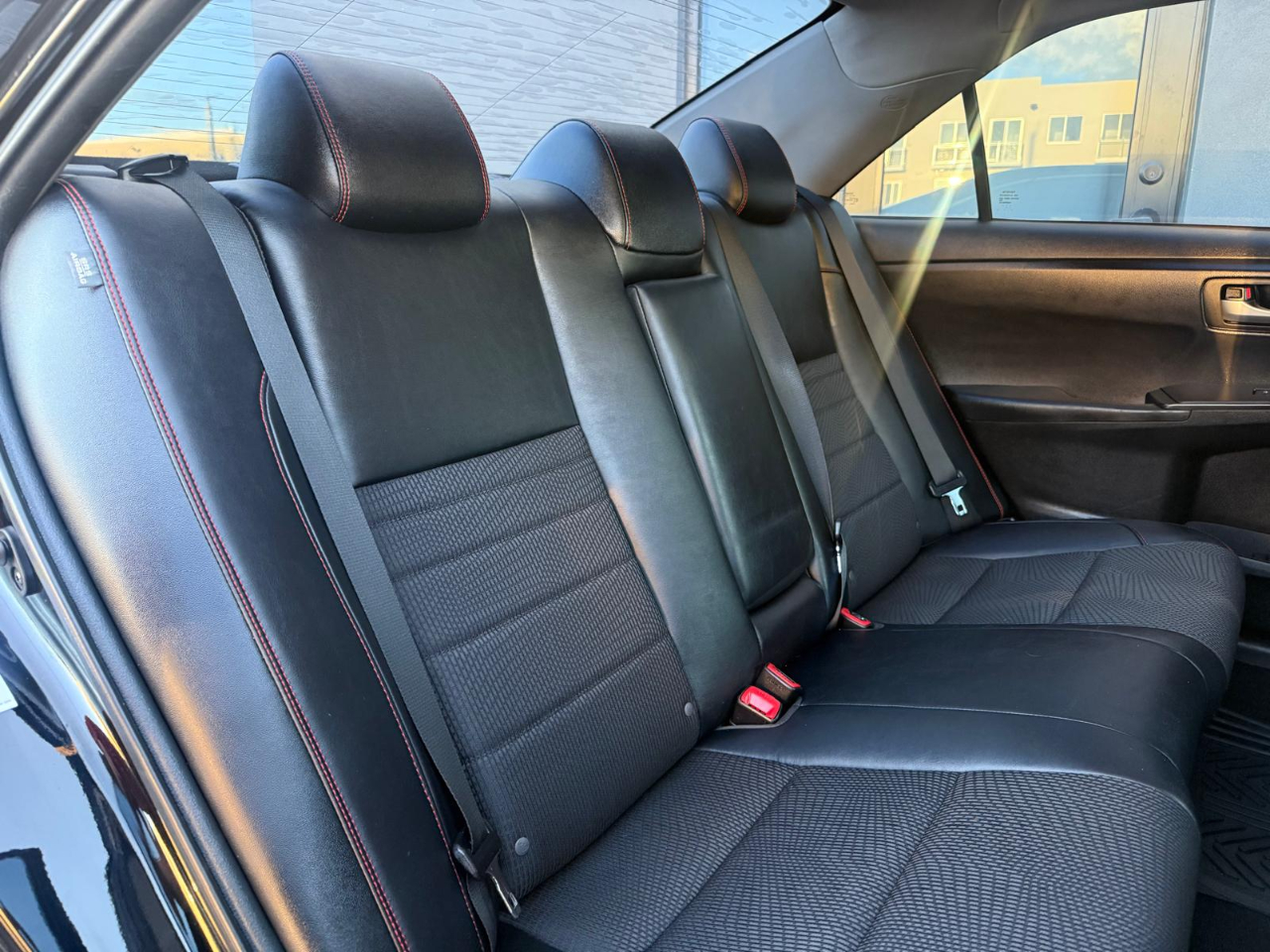 2017 Toyota Camry XLE photo 23