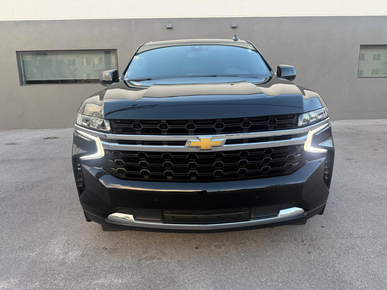 2022 Chevrolet Suburban LS photo 3