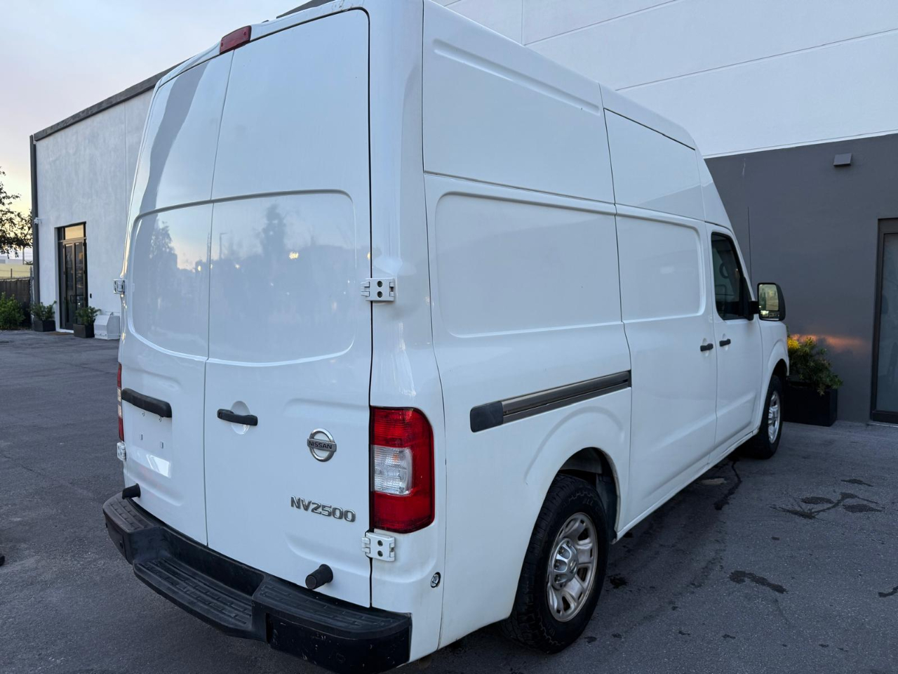 Nissan NV Cargo NV2500 HD High Roof V6 SV 2018 Nissan NV Cargo NV2500 HD High Roof V6 SV 2018