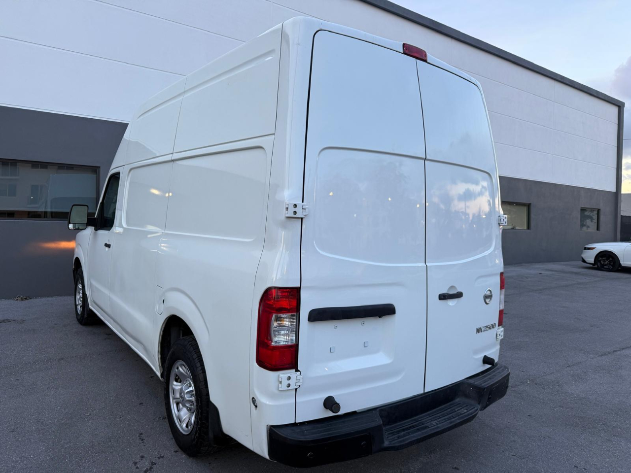 Nissan NV Cargo NV2500 HD High Roof V6 SV 2018 Nissan NV Cargo NV2500 HD High Roof V6 SV 2018