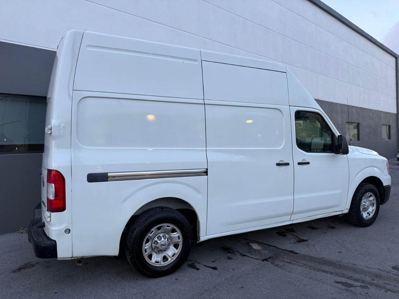 Nissan NV Cargo NV2500 HD High Roof V6 SV 2018 Nissan NV Cargo NV2500 HD High Roof V6 SV 2018