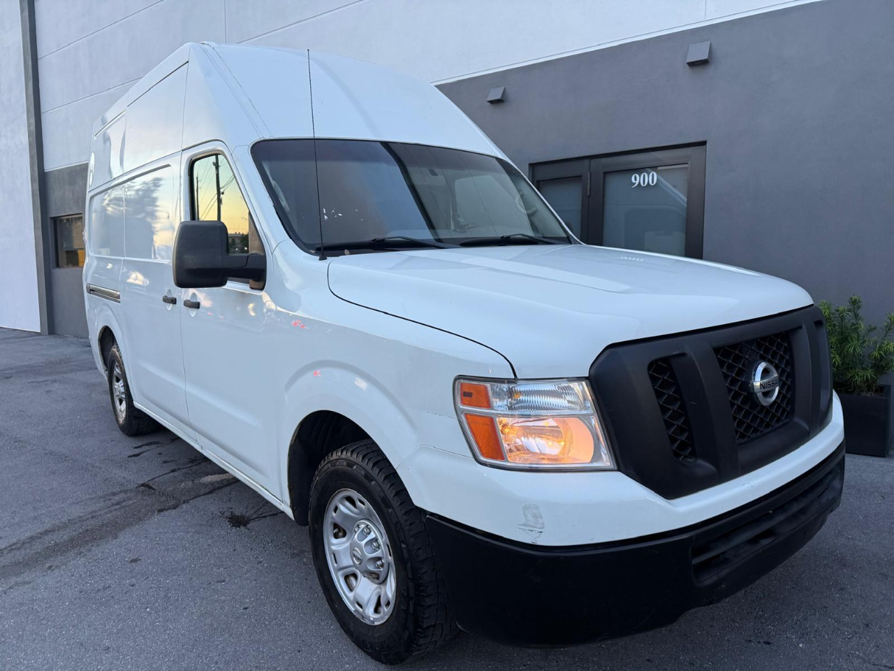 Nissan NV Cargo NV2500 HD High Roof V6 SV 2018 Nissan NV Cargo NV2500 HD High Roof V6 SV 2018
