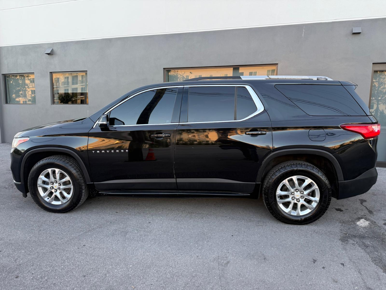 Chevrolet Traverse FWD 4dr LT Cloth w/1LT 2018 Chevrolet Traverse FWD 4dr LT Cloth w/1LT 2018