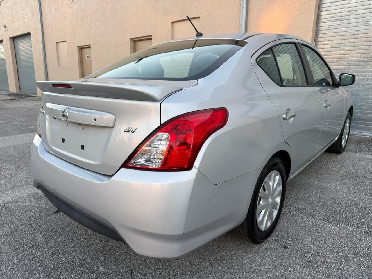 Nissan Versa Sedan SV CVT 2019 Nissan Versa Sedan SV CVT 2019