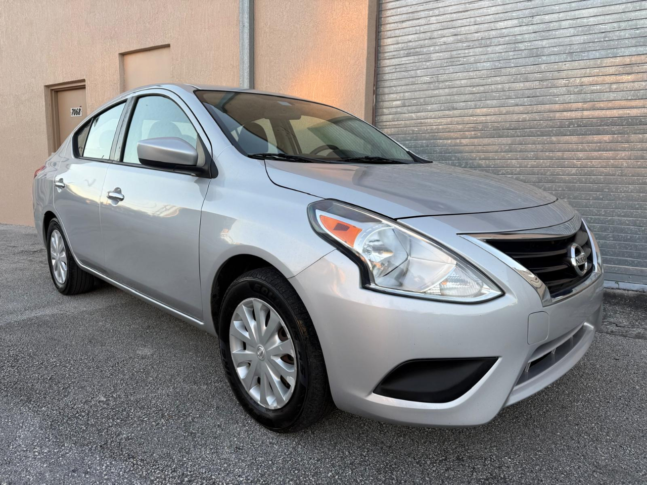 Nissan Versa Sedan SV CVT 2019 Nissan Versa Sedan SV CVT 2019