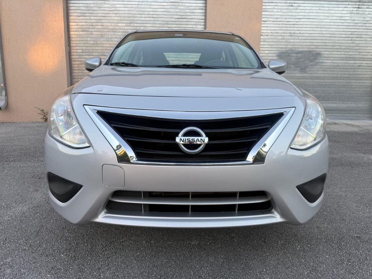 Nissan Versa Sedan SV CVT 2019 Nissan Versa Sedan SV CVT 2019