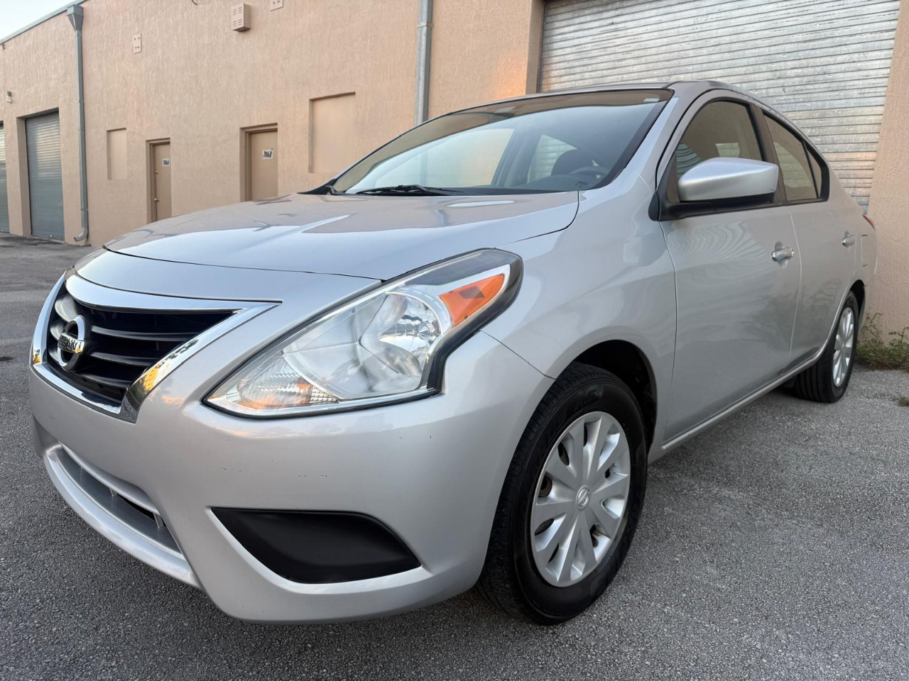 Nissan Versa Sedan SV CVT 2019 Nissan Versa Sedan SV CVT 2019