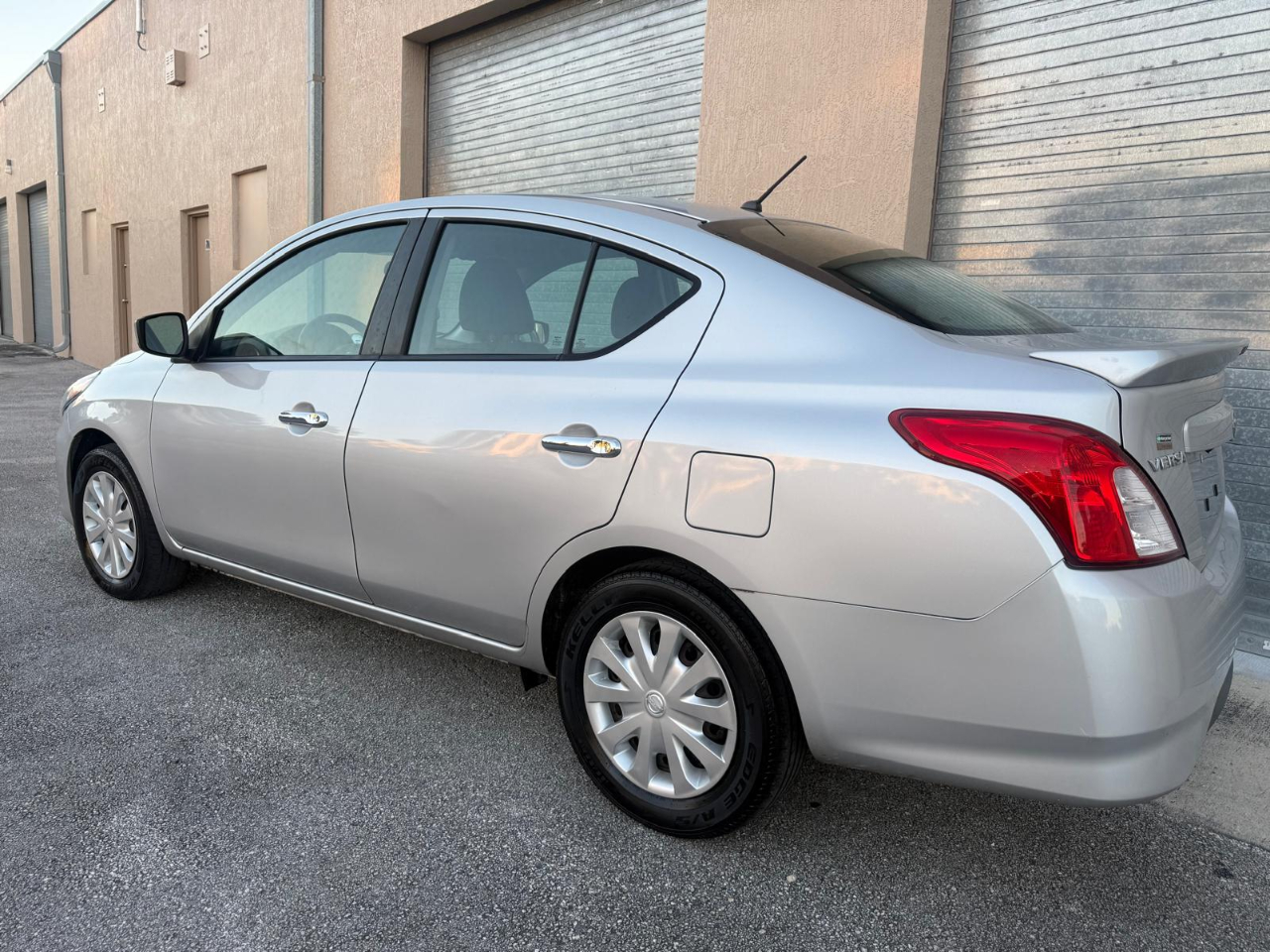 Nissan Versa Sedan SV CVT 2019 Nissan Versa Sedan SV CVT 2019