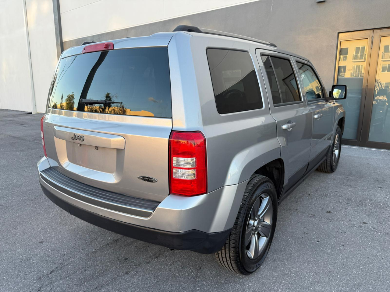 Jeep Patriot FWD 4dr Sport SE 2016 Jeep Patriot FWD 4dr Sport SE 2016
