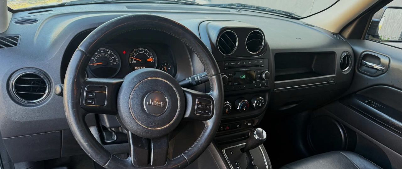 Jeep Patriot FWD 4dr Sport SE 2016 Jeep Patriot FWD 4dr Sport SE 2016