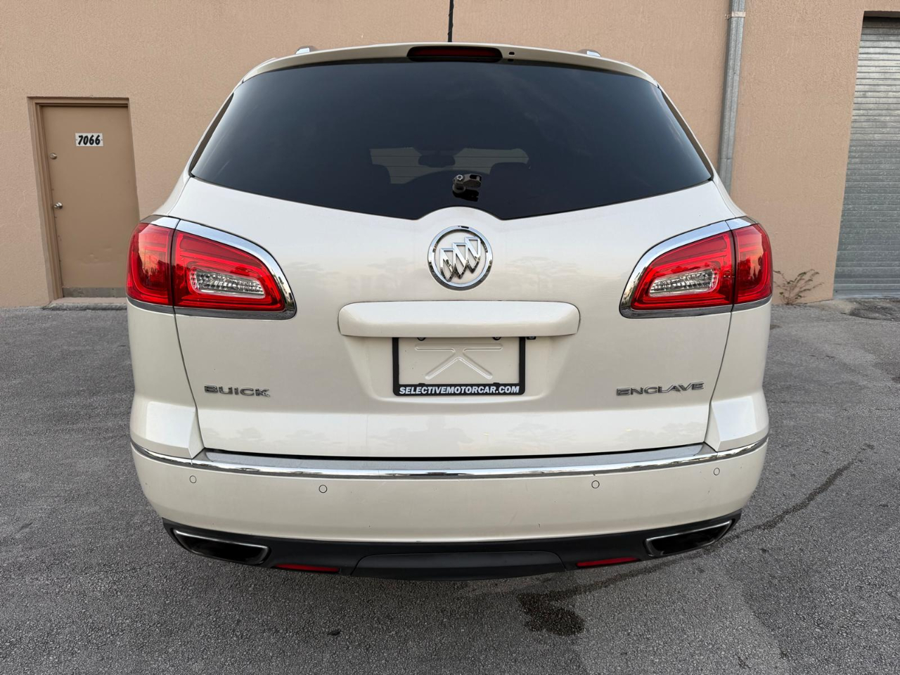 Buick Enclave FWD 4dr Premium 2013