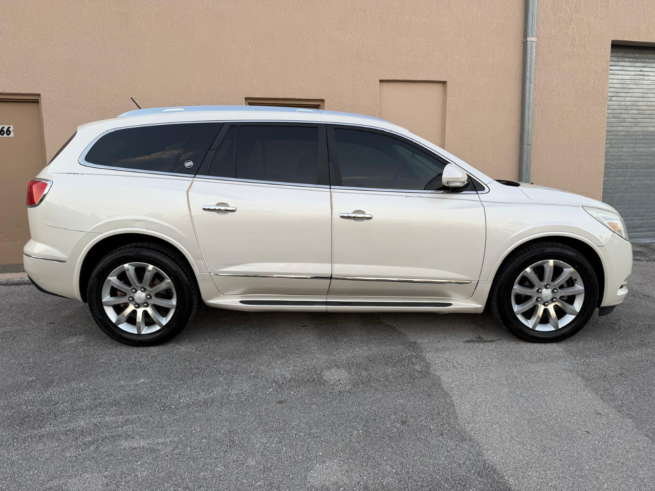 Buick Enclave FWD 4dr Premium 2013