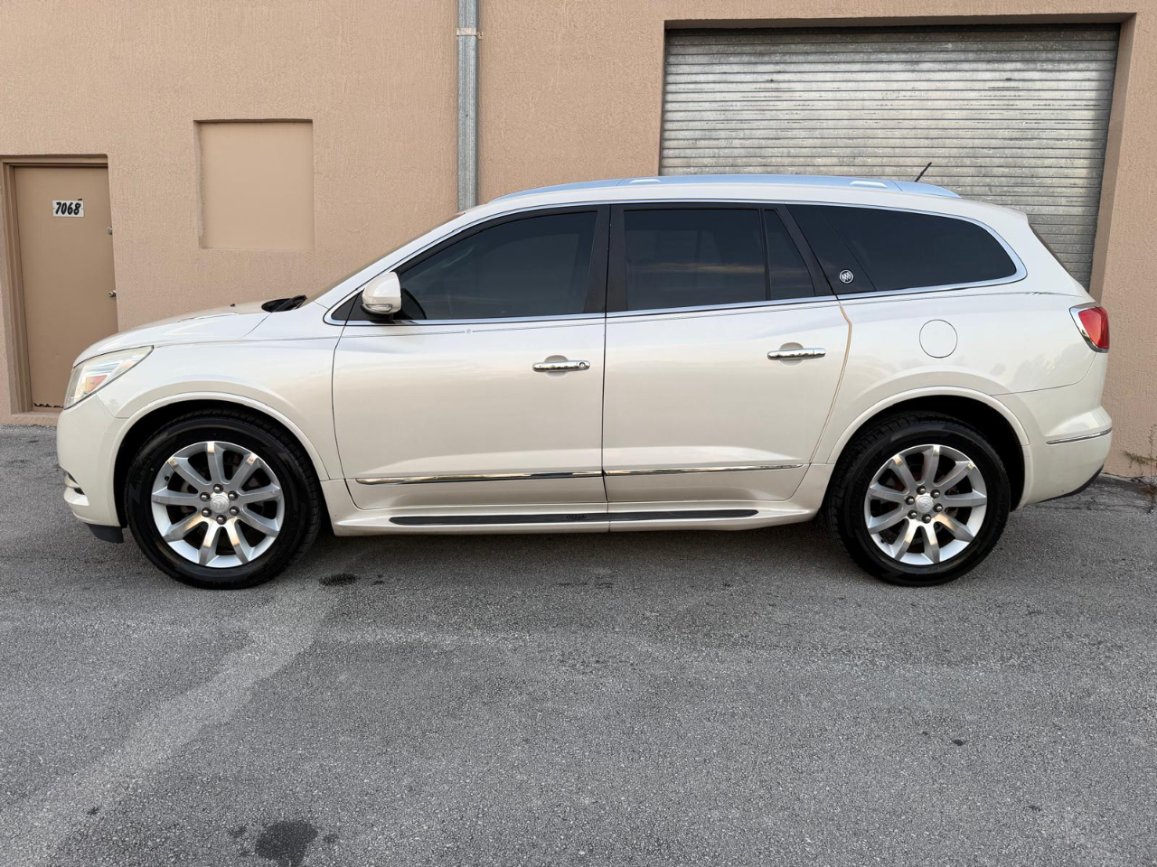 Buick Enclave FWD 4dr Premium 2013