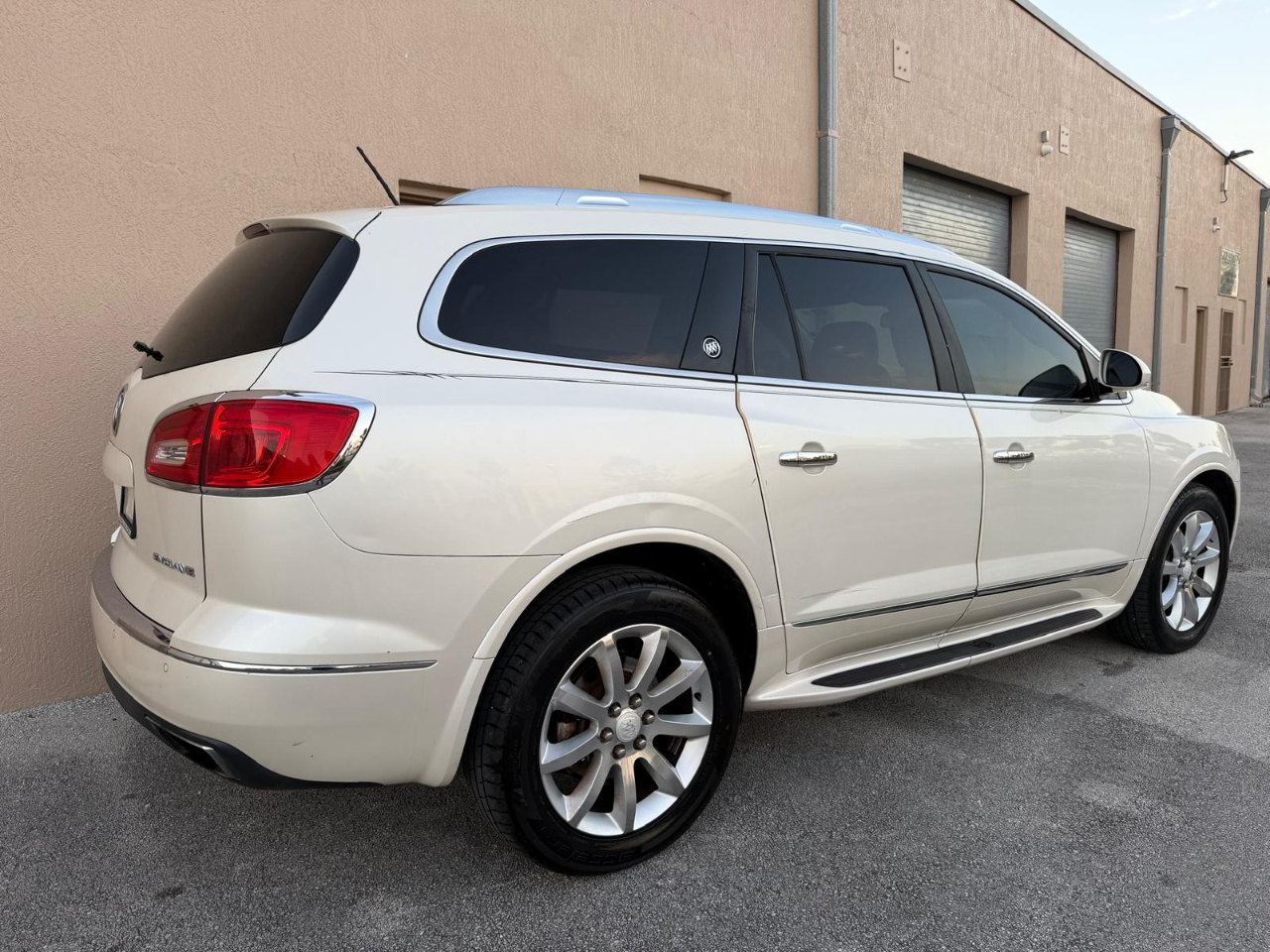 Buick Enclave FWD 4dr Premium 2013