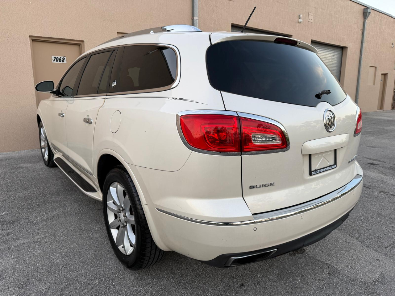Buick Enclave FWD 4dr Premium 2013