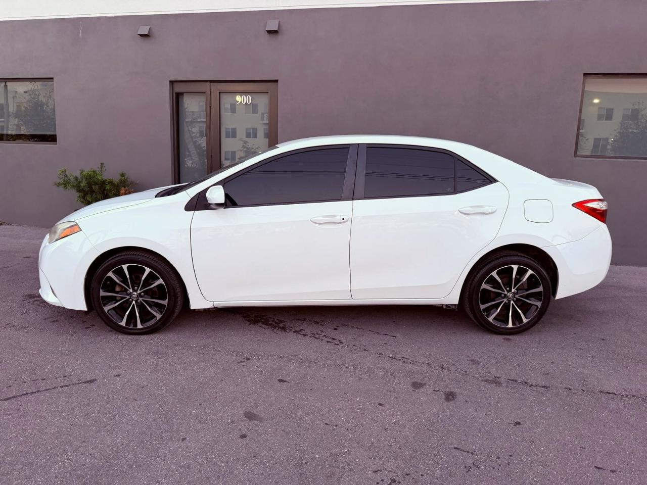 Toyota Corolla 4dr Sdn CVT S (Natl) 2014 Toyota Corolla 4dr Sdn CVT S (Natl) 2014