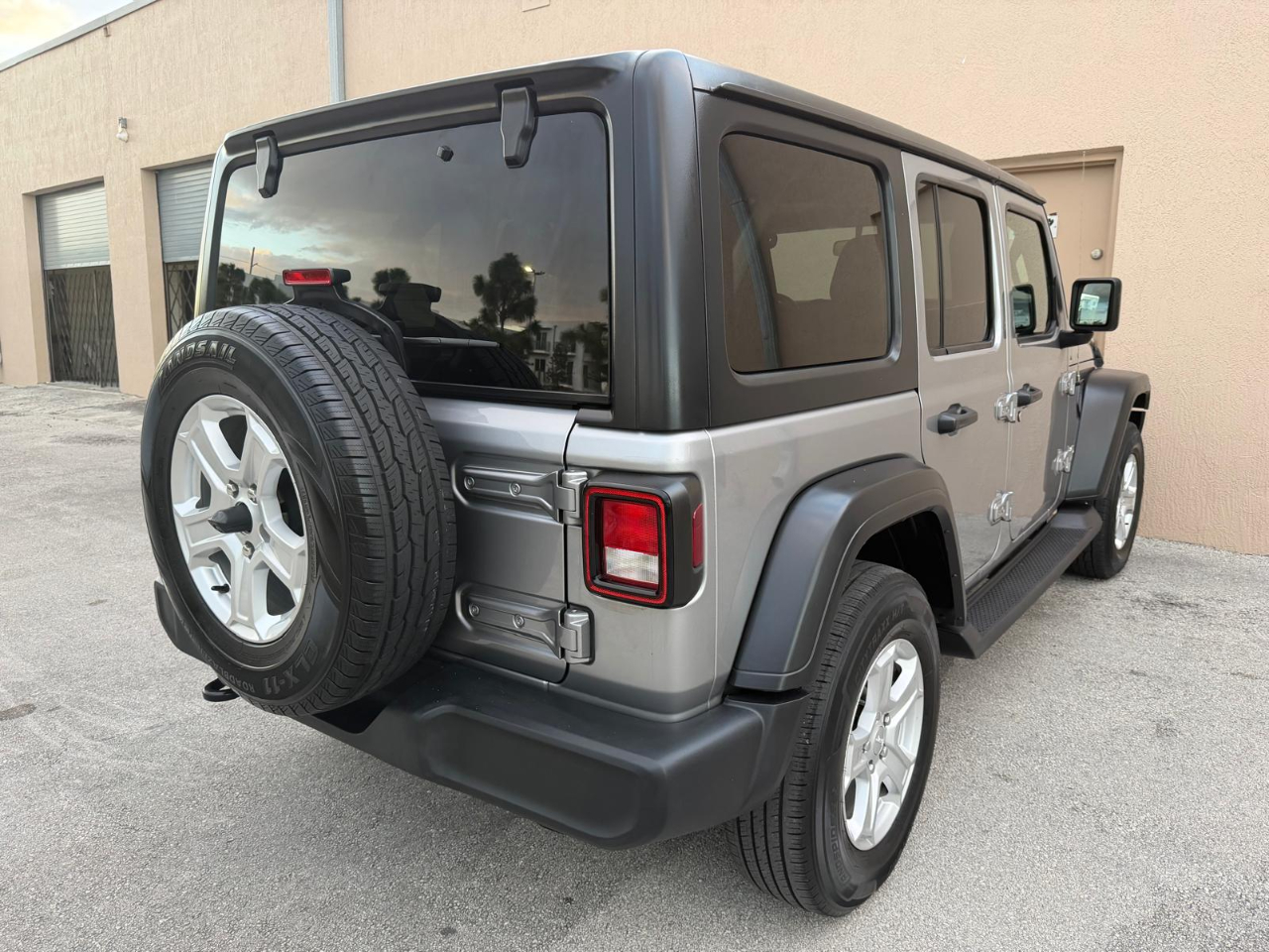 2020 Jeep Wrangler Unlimited Sport S photo 4