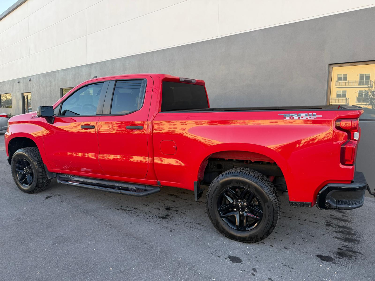 2019 Chevrolet Silverado 1500 Custom Trail Boss photo 2
