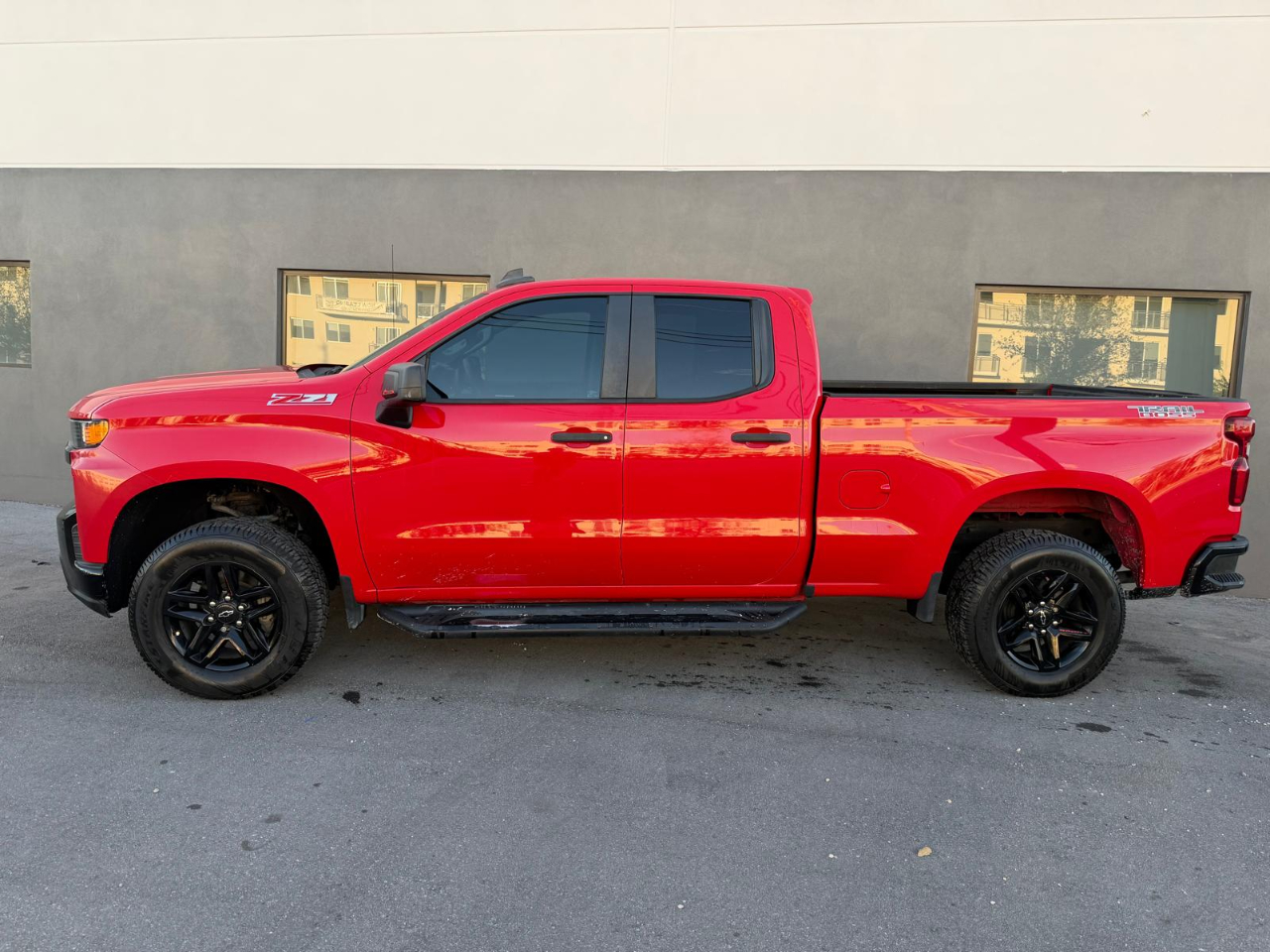 2019 Chevrolet Silverado 1500 Custom Trail Boss photo 4