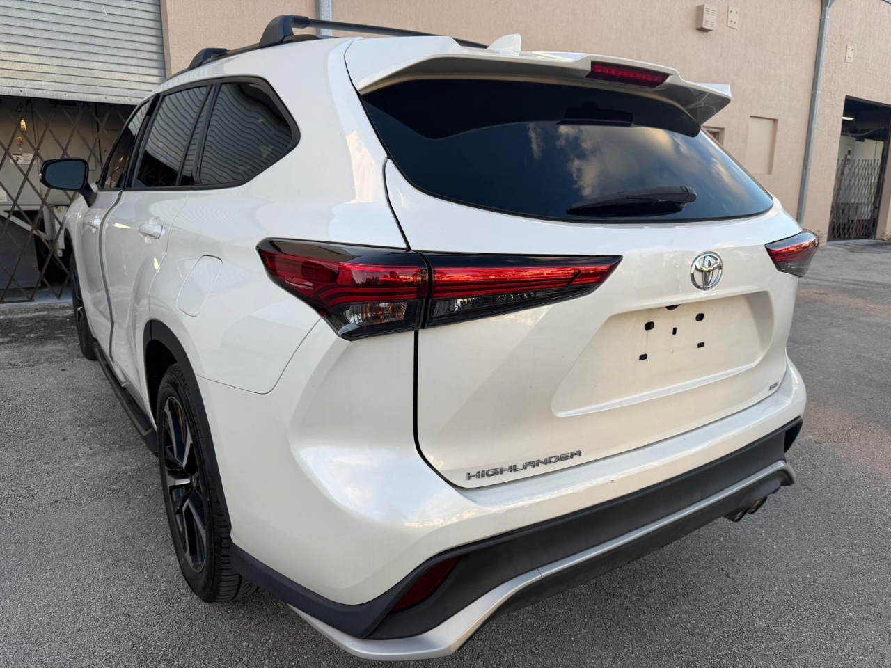 2021 Toyota Highlander XSE photo 3