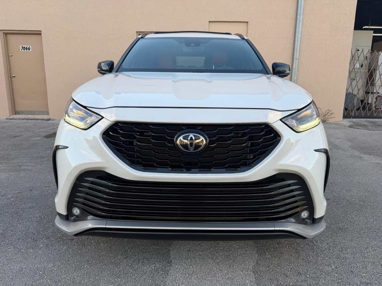 2021 Toyota Highlander XSE photo 4