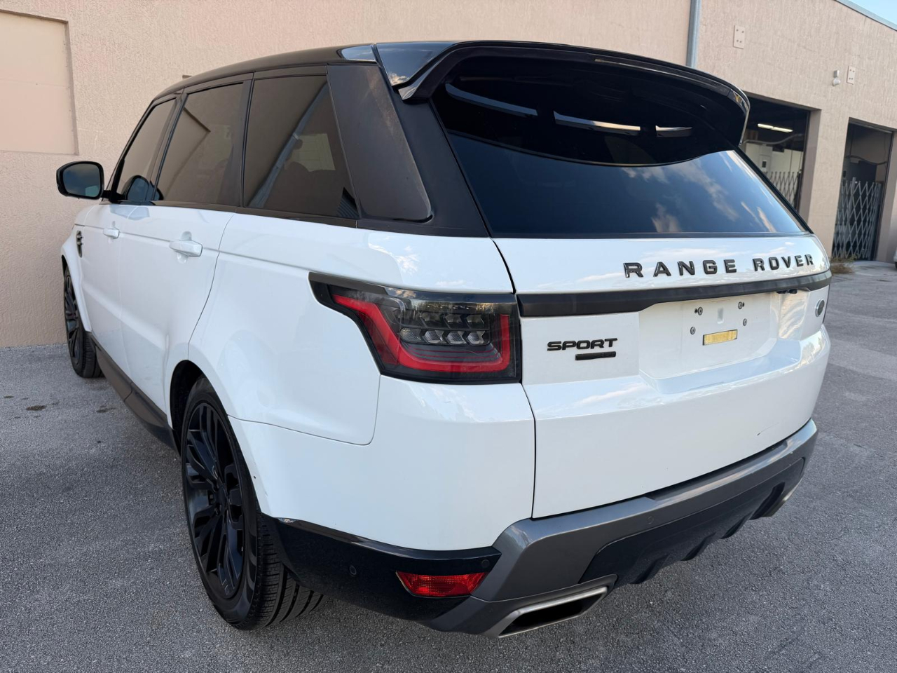 2018 Land Rover Range Rover Sport SuperCharged HSE photo 4