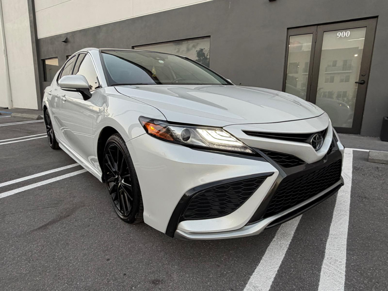 2023 Toyota Camry XSE photo 3